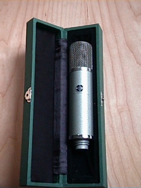 Neumann_um57boxed