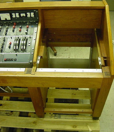 EMI_master_right_side